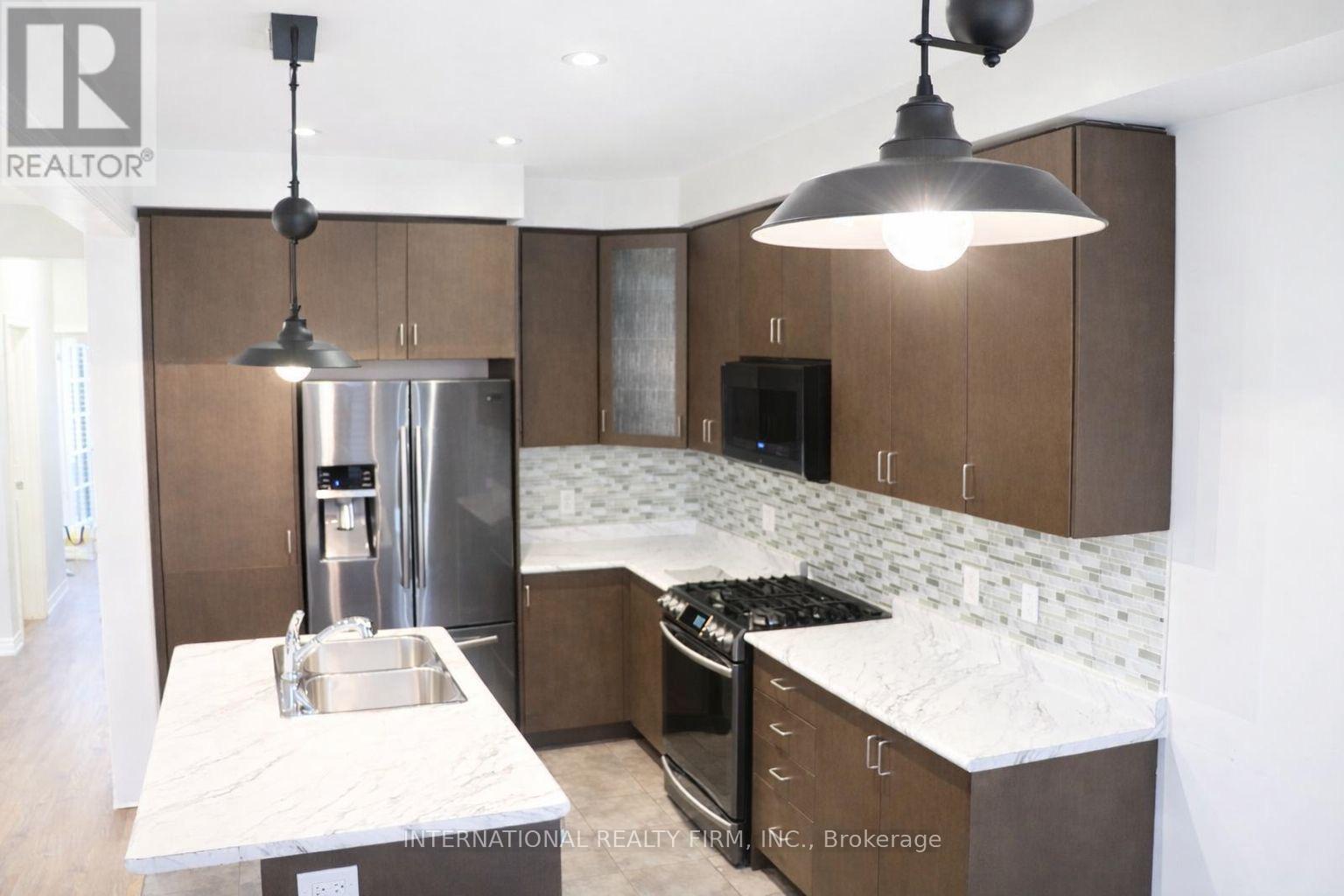 1477 Pratt Heights, Milton, Ontario  L9E 1J3 - Photo 4 - W12720764