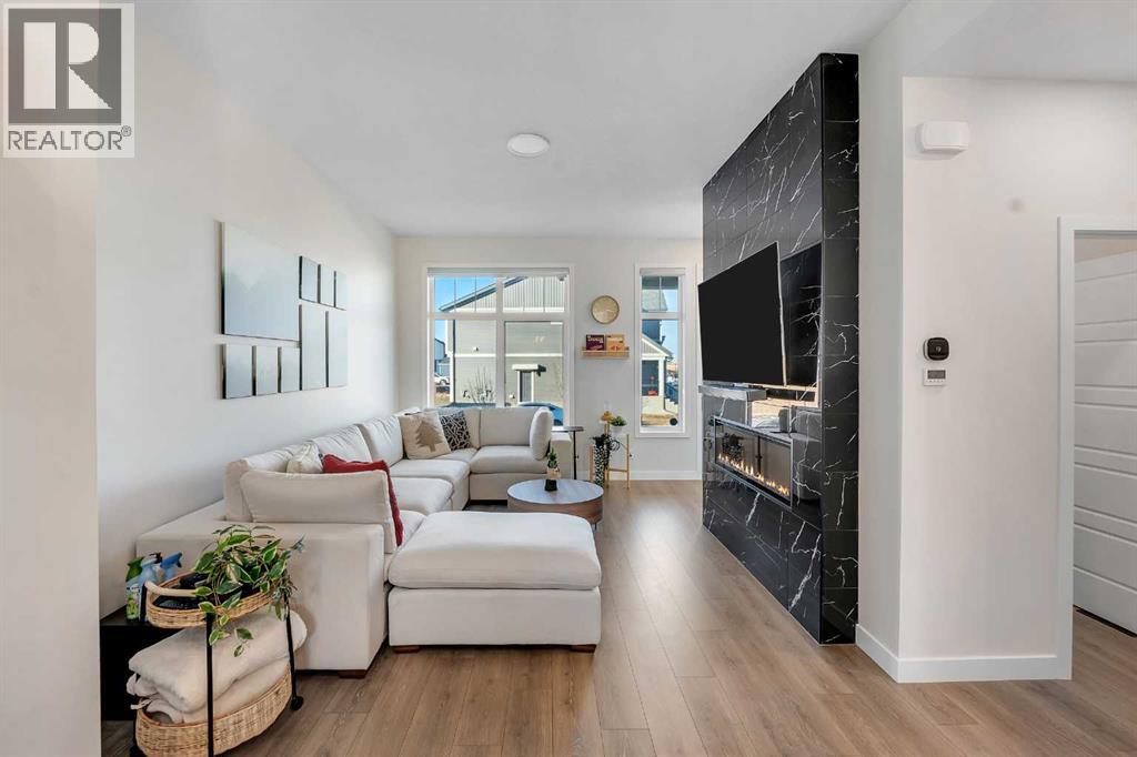 11 Marmot Way Nw, Calgary, Alberta  T3R 2C1 - Photo 10 - A2281241