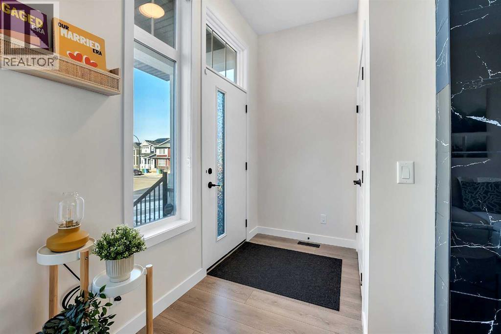 11 Marmot Way Nw, Calgary, Alberta  T3R 2C1 - Photo 5 - A2281241