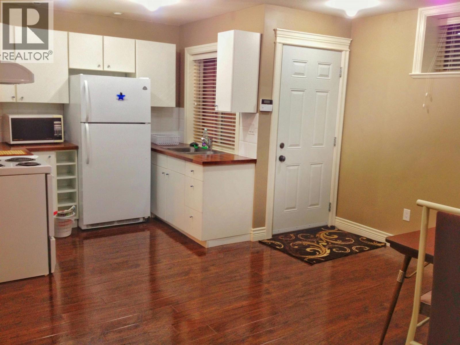 Basement Suite 4750 Highlawn Drive, Burnaby, British Columbia  V5C 3T1 - Photo 5 - R3085046