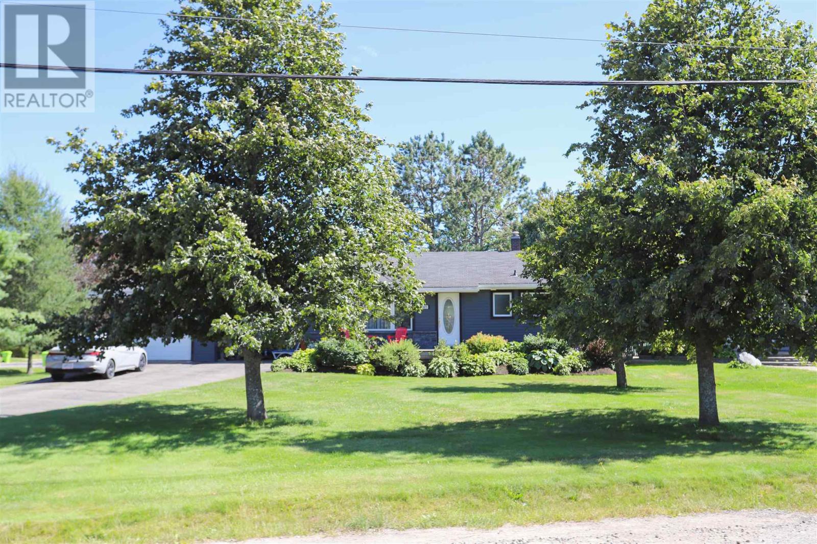 3875 Queen St E, Sault Ste. Marie, Ontario  P6A 6X2 - Photo 2 - SM260134