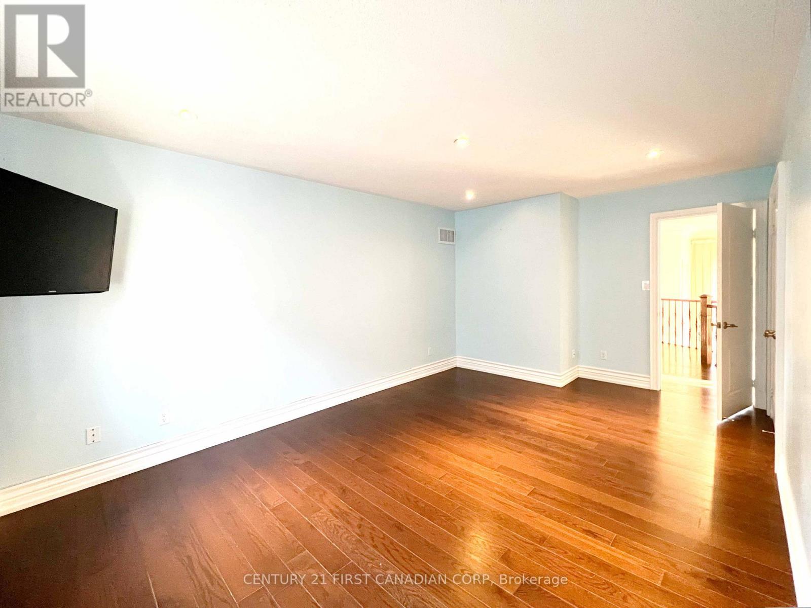 68 Chantilly Crescent, Richmond Hill, Ontario  L4C 0K1 - Photo 22 - N12746796