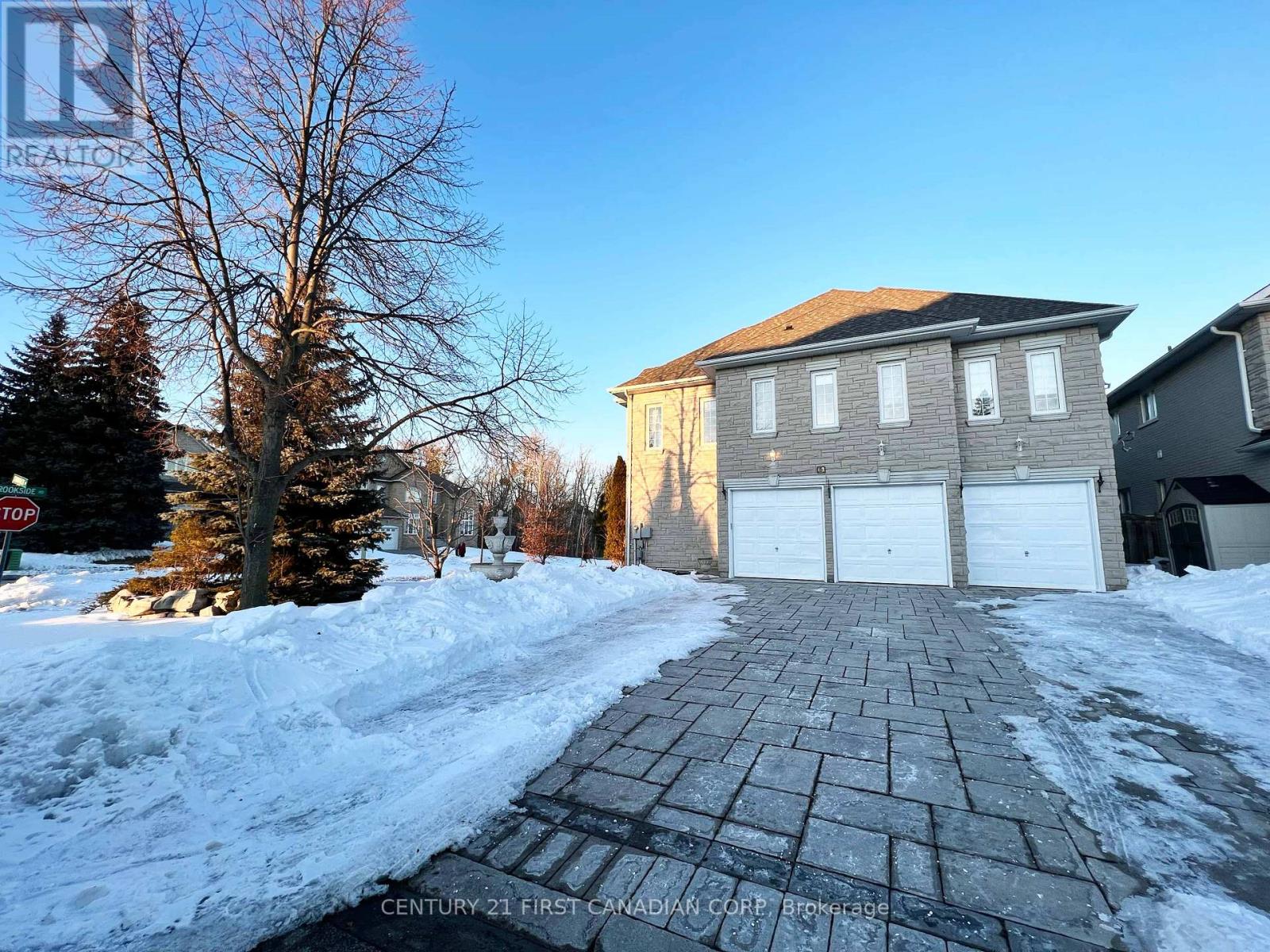 68 Chantilly Crescent, Richmond Hill, Ontario  L4C 0K1 - Photo 3 - N12746796