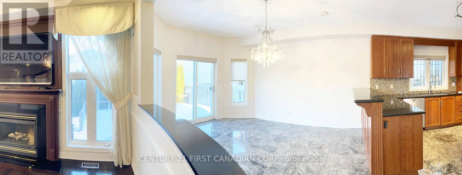 68 Chantilly Crescent, Richmond Hill, Ontario  L4C 0K1 - Photo 5 - N12746796