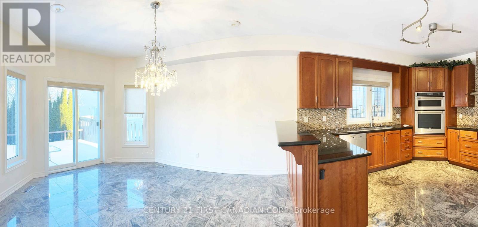 68 Chantilly Crescent, Richmond Hill, Ontario  L4C 0K1 - Photo 8 - N12746796