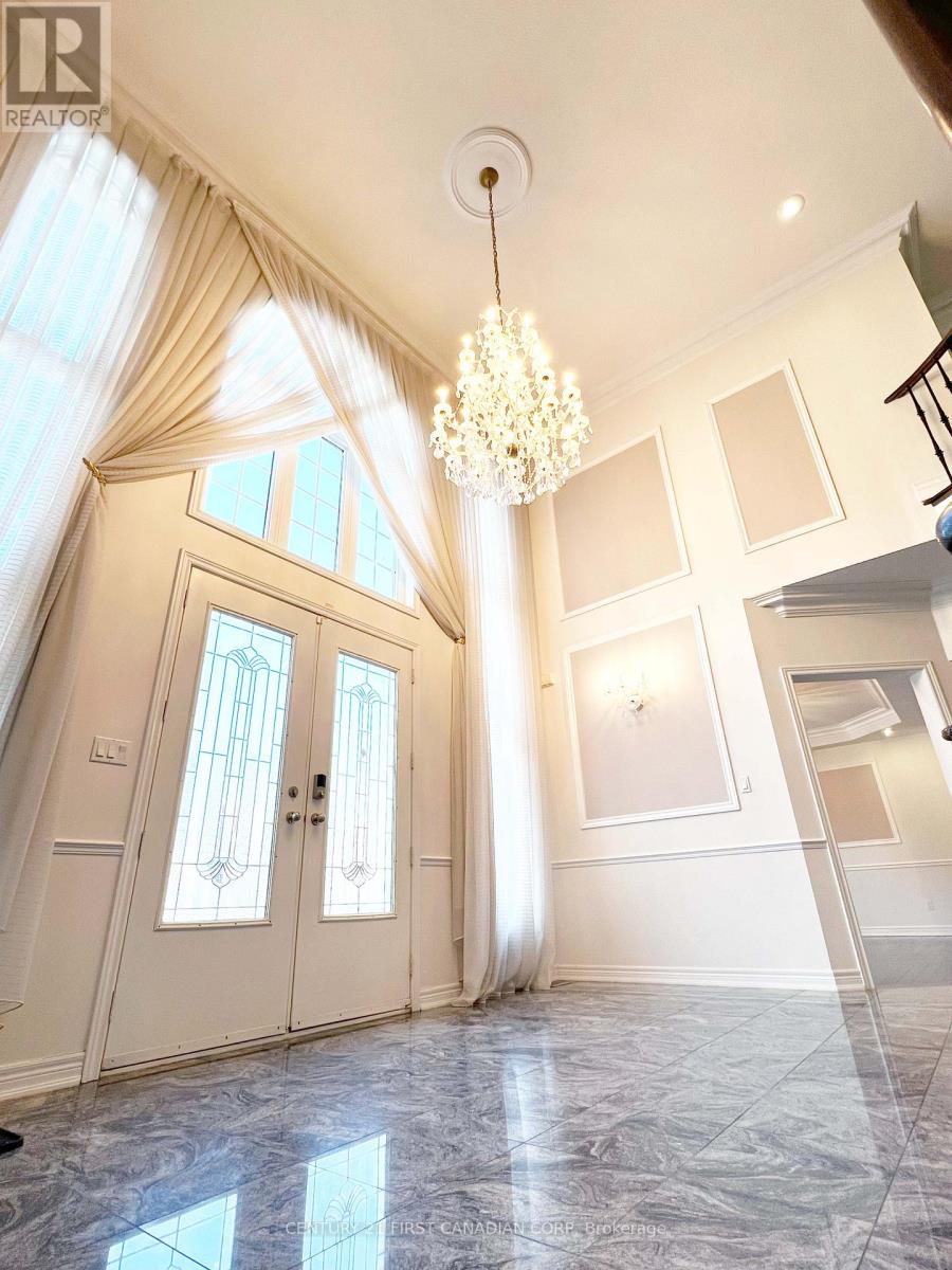 68 Chantilly Crescent, Richmond Hill, Ontario  L4C 0K1 - Photo 9 - N12746796