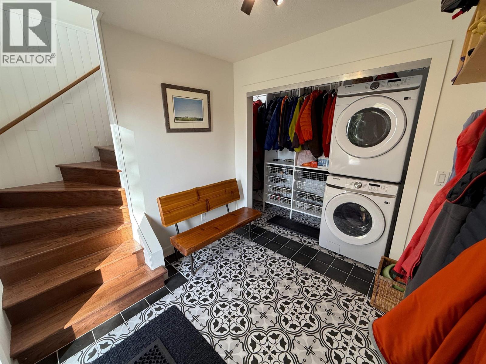 1212 Parkwood Place, Squamish, British Columbia  V0N 1H0 - Photo 6 - R3082875