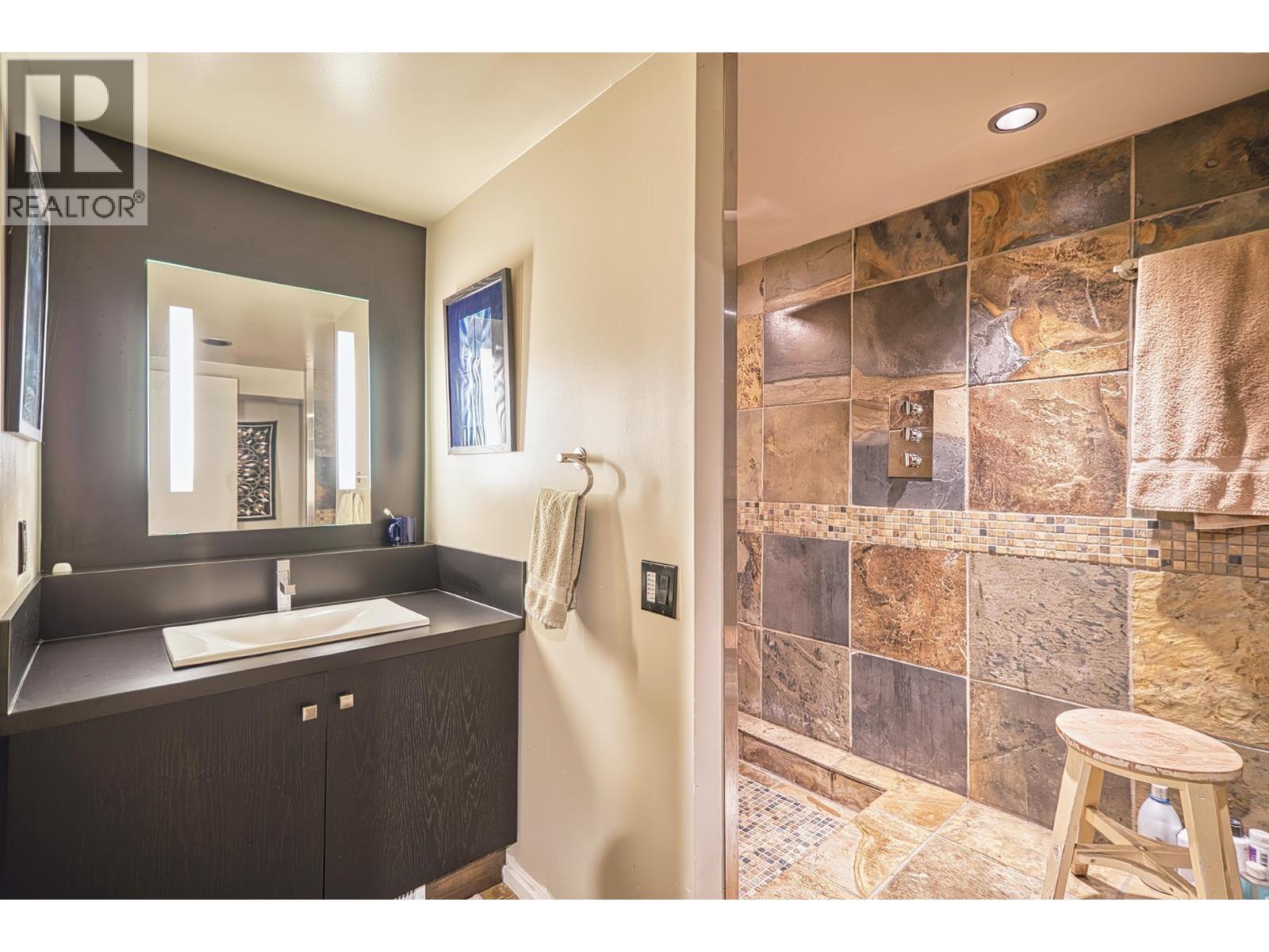 1531 Lockyer Road, Roberts Creek, British Columbia  V0N 2W1 - Photo 29 - R3085171