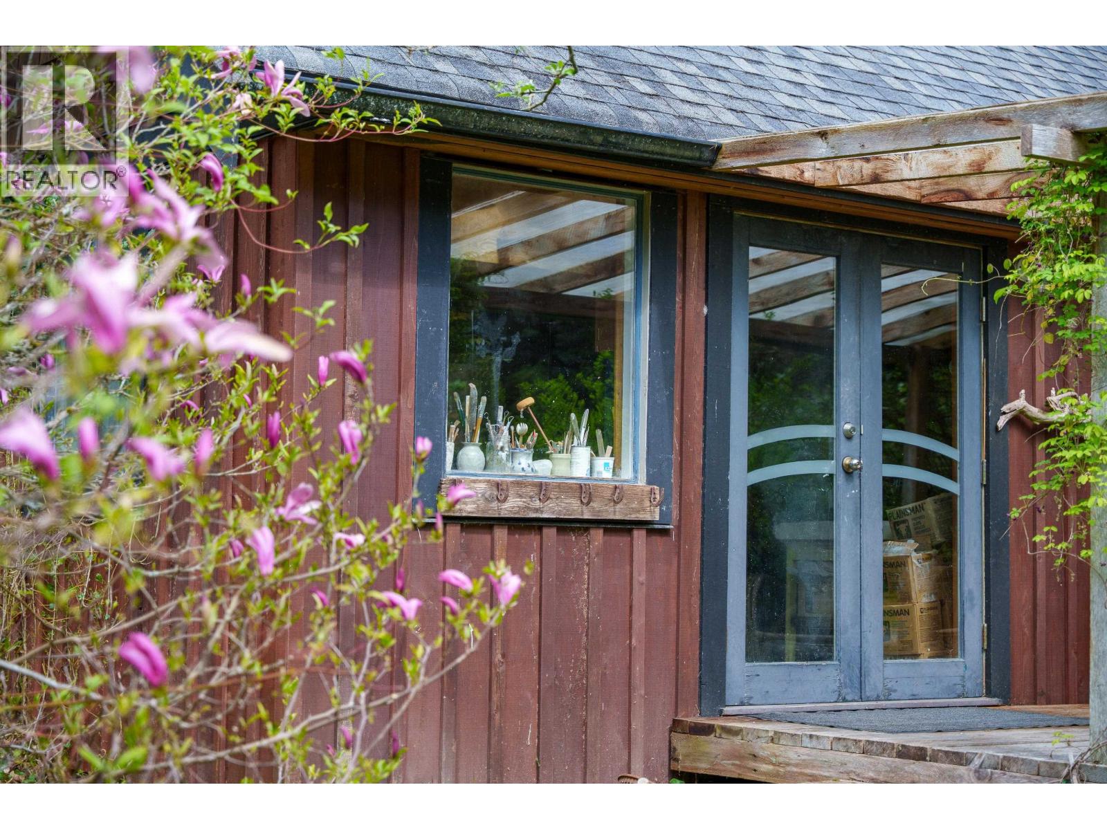 1531 Lockyer Road, Roberts Creek, British Columbia  V0N 2W1 - Photo 34 - R3085171