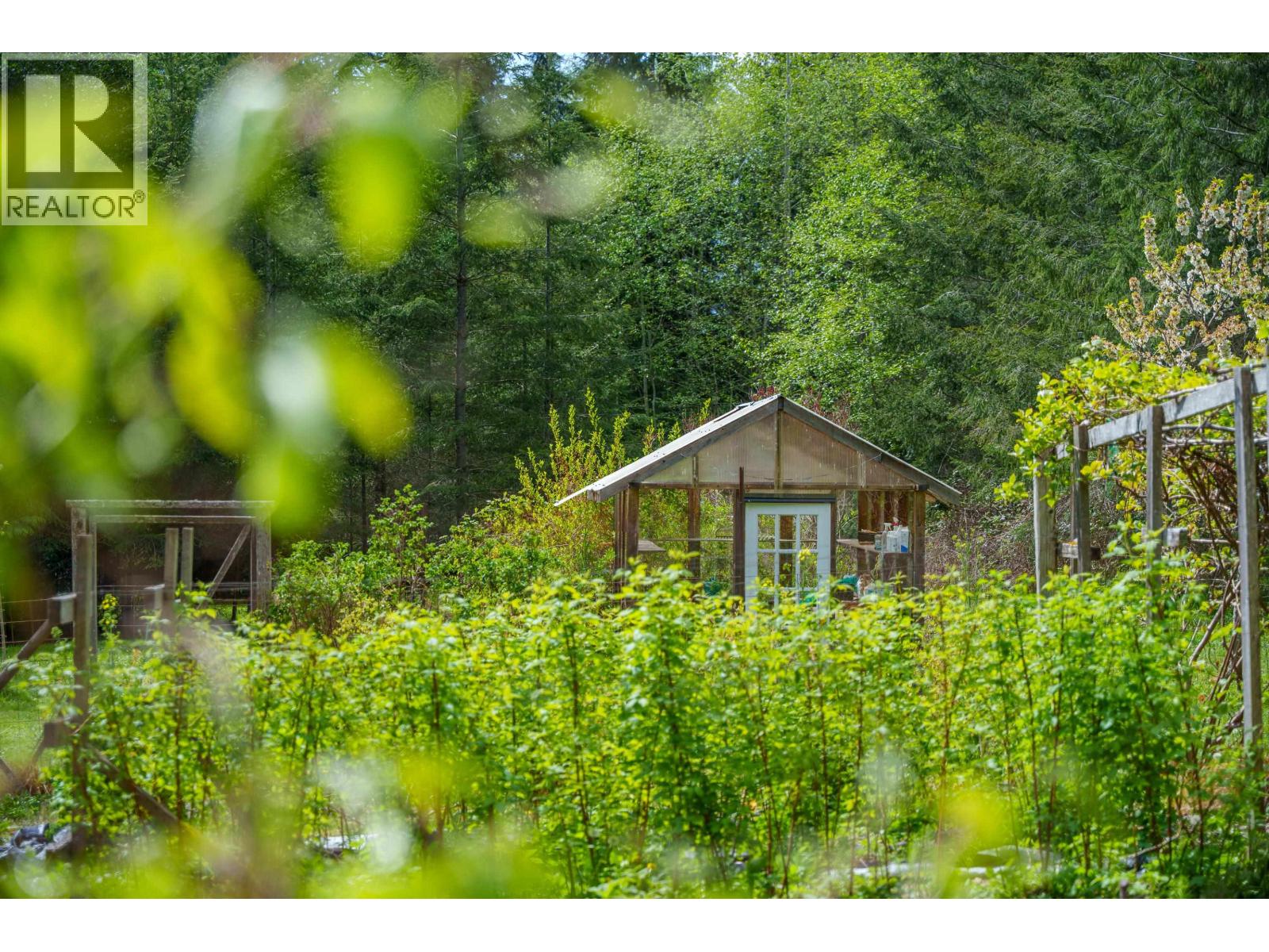 1531 Lockyer Road, Roberts Creek, British Columbia  V0N 2W1 - Photo 38 - R3085171