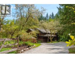 1531 LOCKYER ROAD, Roberts Creek, British Columbia