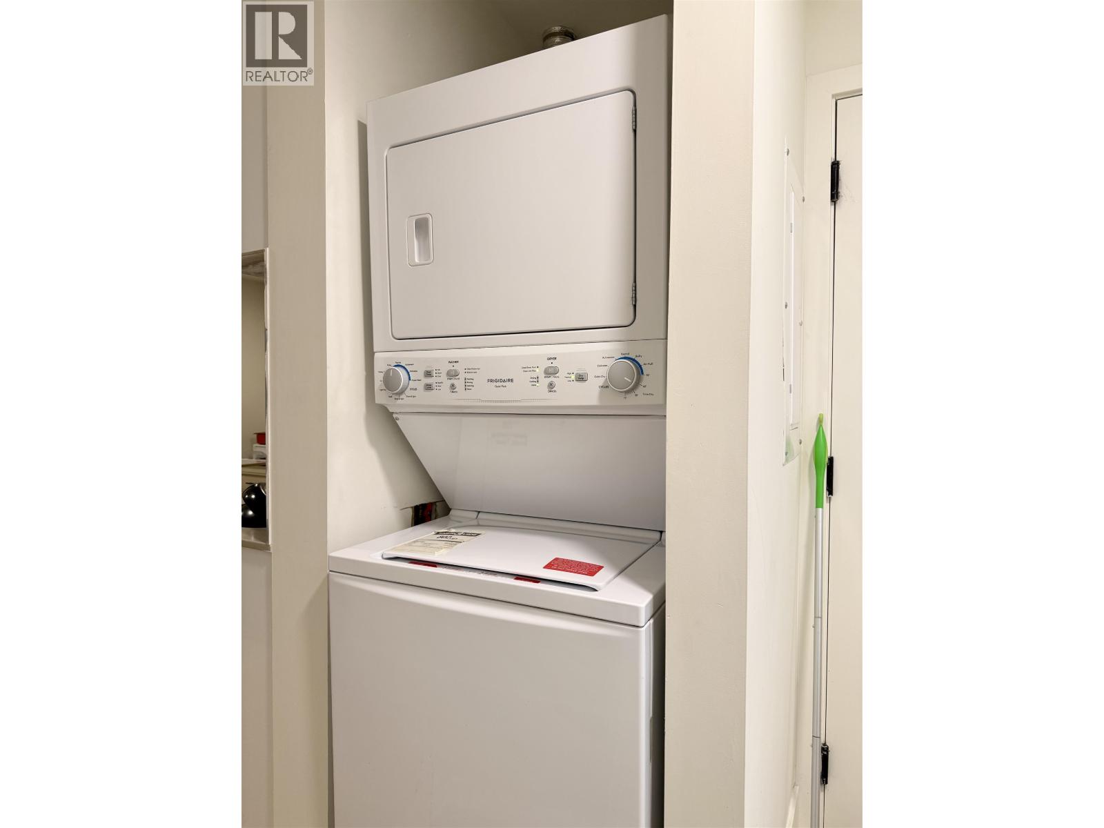 901 Jackson Crescent, New Westminster, British Columbia  V3L 4S1 - Photo 11 - R3085170