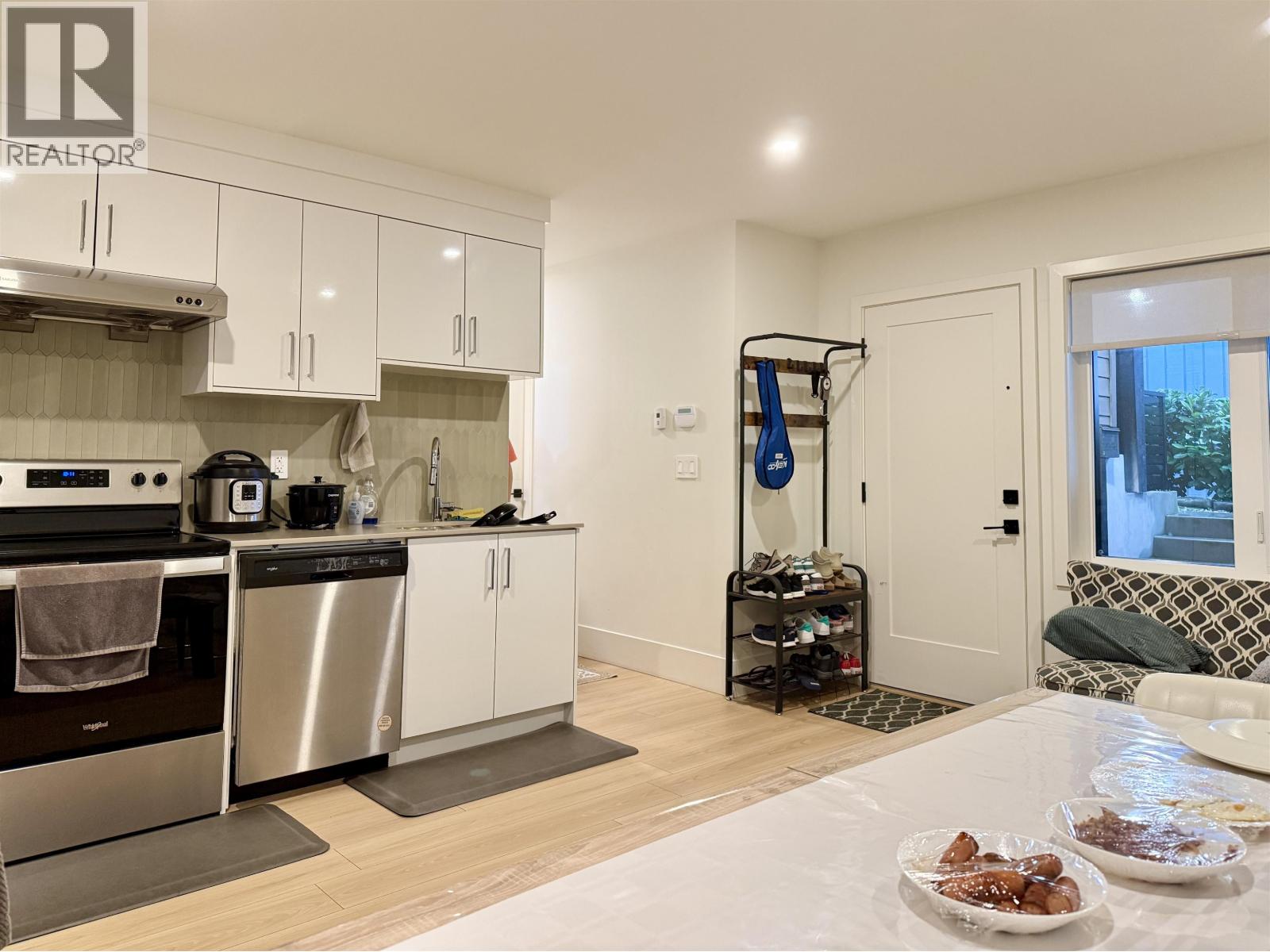 901 Jackson Crescent, New Westminster, British Columbia  V3L 4S1 - Photo 6 - R3085170