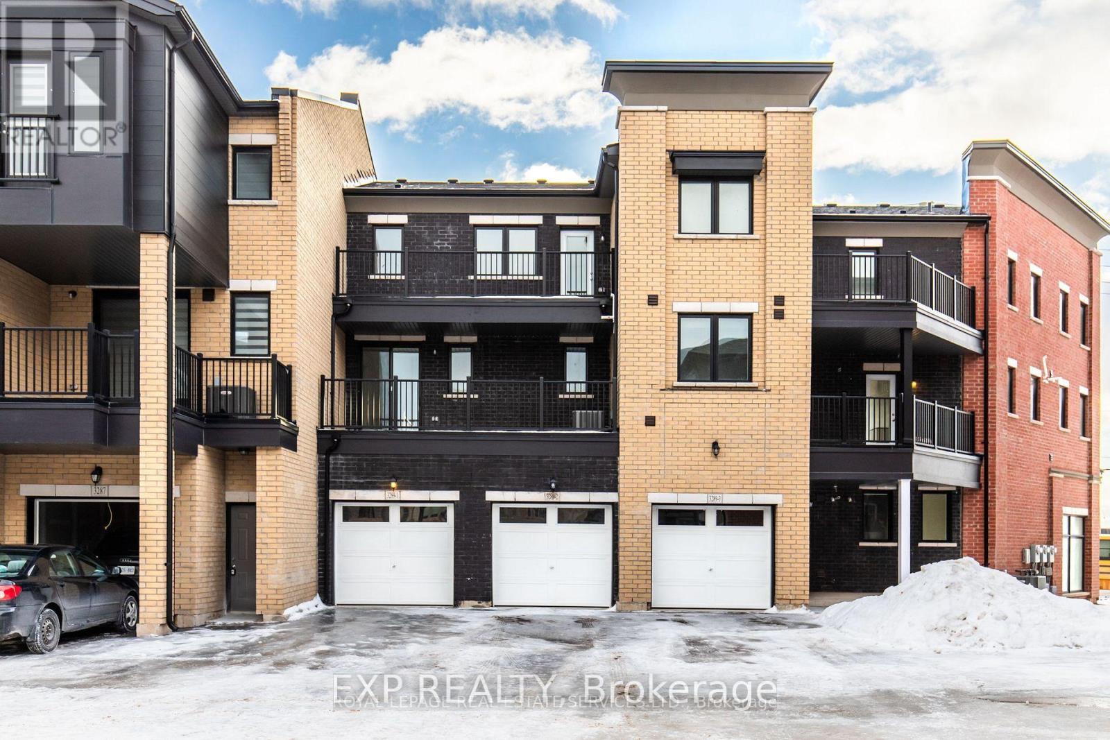 Unit 2 - 3289 Sixth Line, Oakville, Ontario  L6H 0Z6 - Photo 2 - W12746792