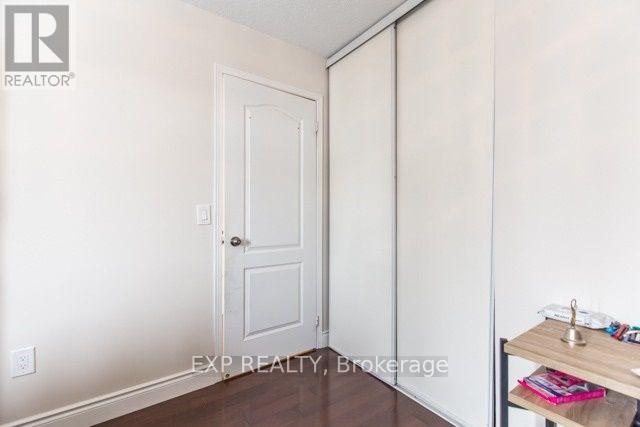 81 - 833 Scollard Court, Mississauga, Ontario  L5V 2B4 - Photo 19 - W12746794