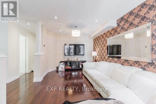 81 - 833 Scollard Court, Mississauga, Ontario  L5V 2B4 - Photo 33 - W12746794