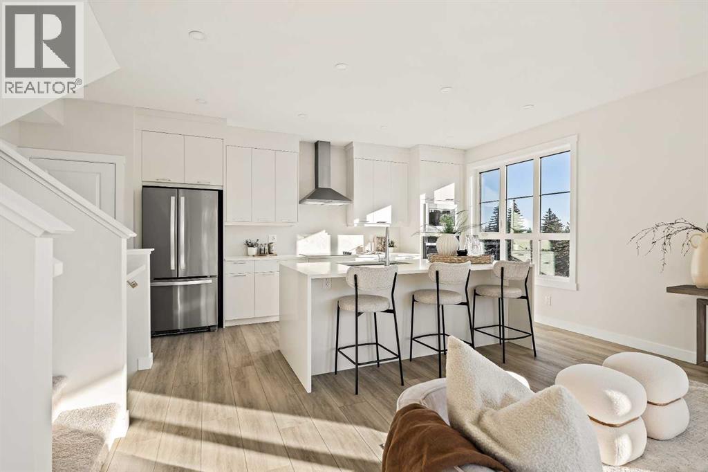 618 Sovereign Common Sw, Calgary, Alberta  T3C 3Y3 - Photo 2 - A2279502