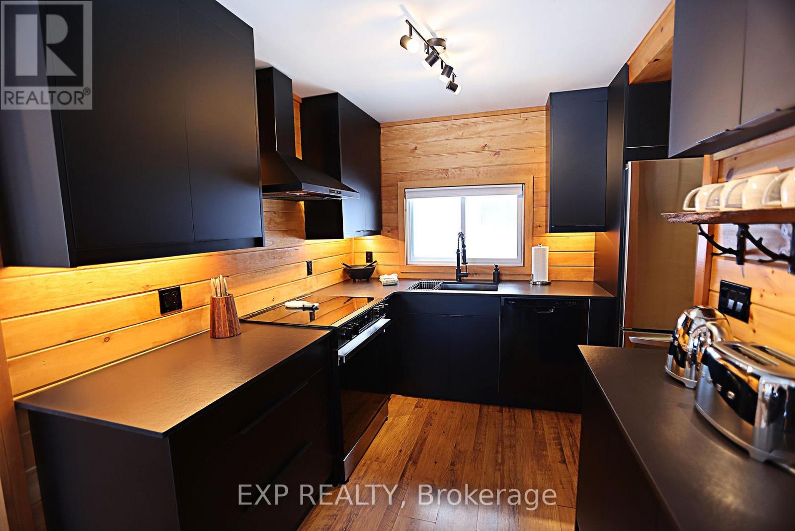 1355 Bellwood Acres Road, Lake Of Bays, Ontario  P0B 1A0 - Photo 11 - X12746786