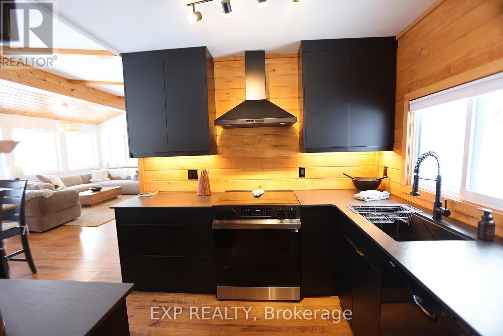 1355 Bellwood Acres Road, Lake Of Bays, Ontario  P0B 1A0 - Photo 15 - X12746786