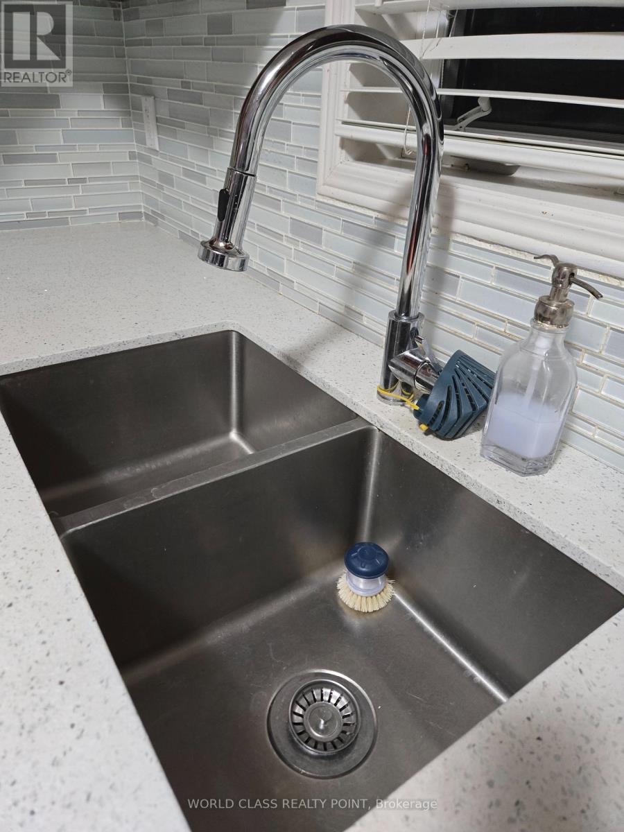 33 Rushbrooke Way, Ajax, Ontario  L1Z 2C4 - Photo 10 - E12643682