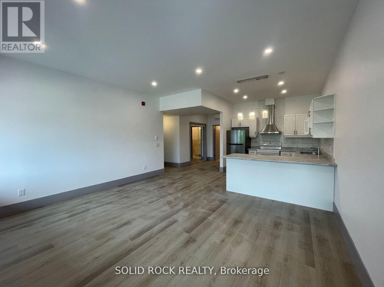 206 - 48 King Street E, Brockville, Ontario  K6V 1B1 - Photo 12 - X12746810