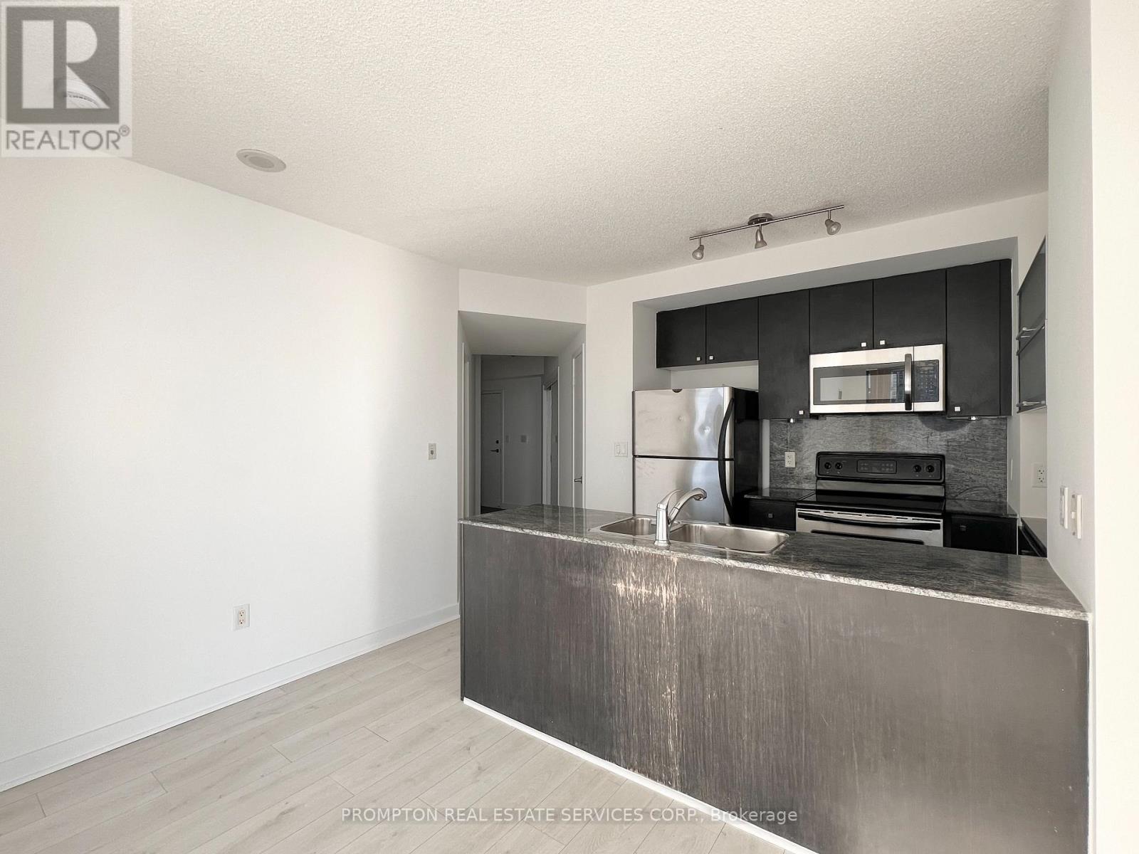 2715 - 11 Brunel Court, Toronto, Ontario  M5V 3Y3 - Photo 12 - C12746814