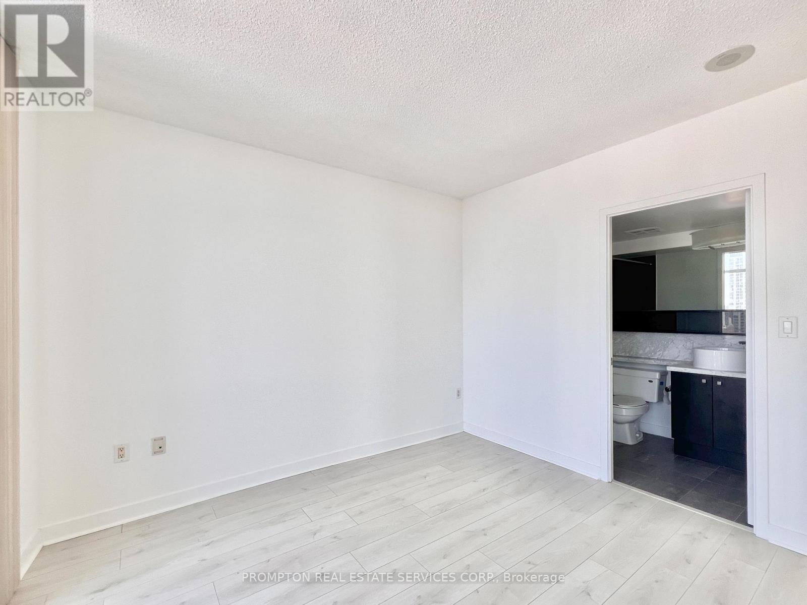 2715 - 11 Brunel Court, Toronto, Ontario  M5V 3Y3 - Photo 14 - C12746814