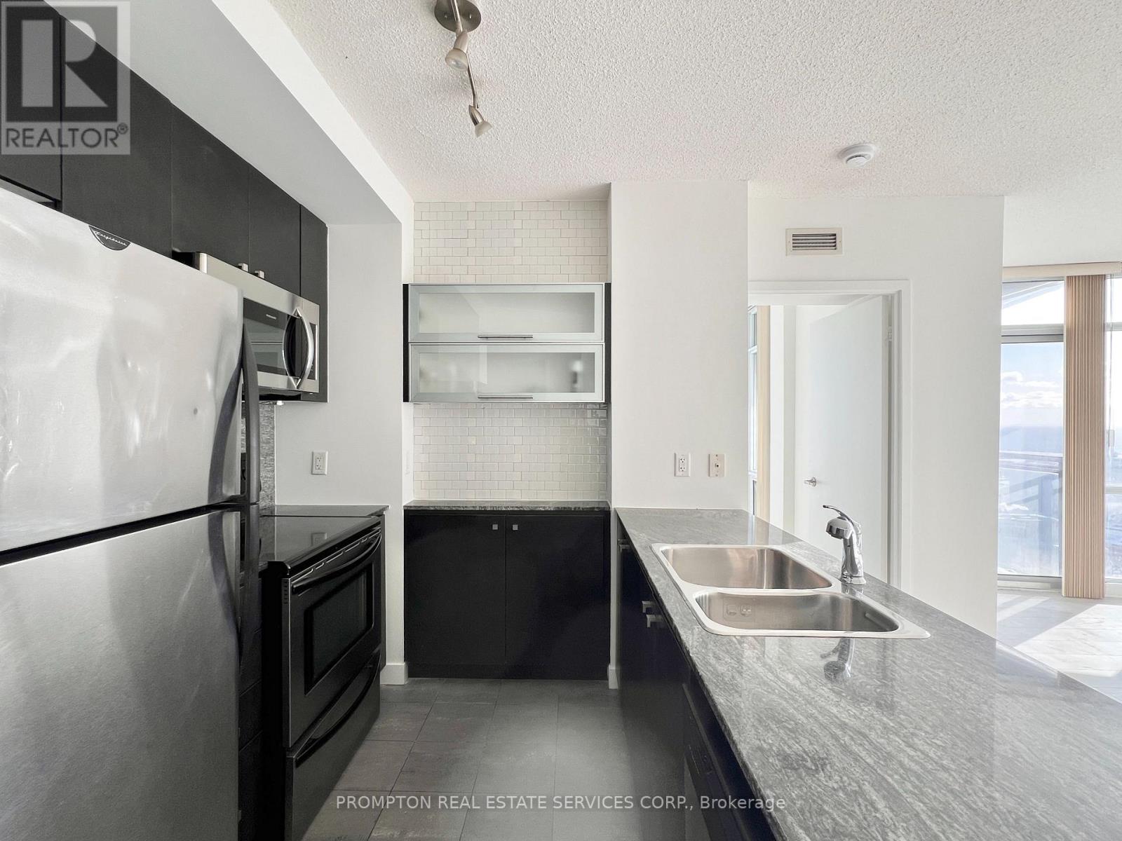 2715 - 11 Brunel Court, Toronto, Ontario  M5V 3Y3 - Photo 19 - C12746814