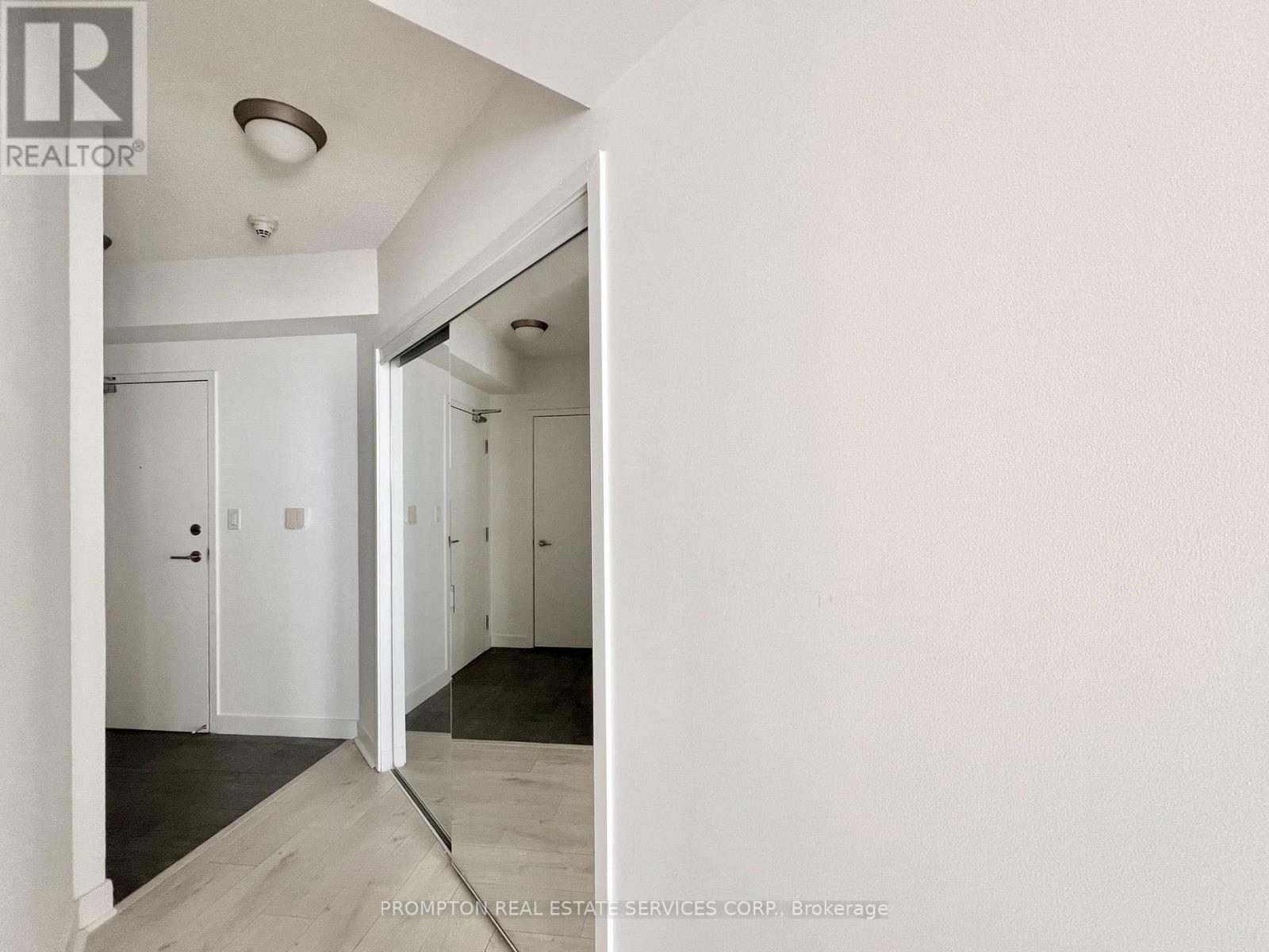 2715 - 11 Brunel Court, Toronto, Ontario  M5V 3Y3 - Photo 22 - C12746814