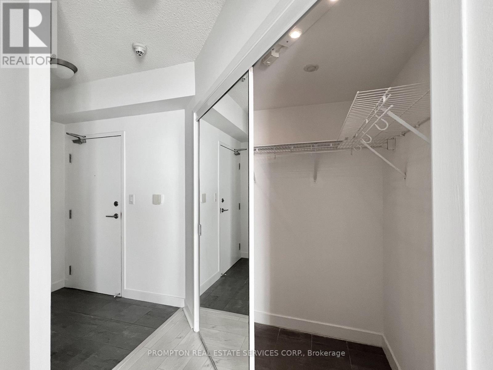 2715 - 11 Brunel Court, Toronto, Ontario  M5V 3Y3 - Photo 25 - C12746814