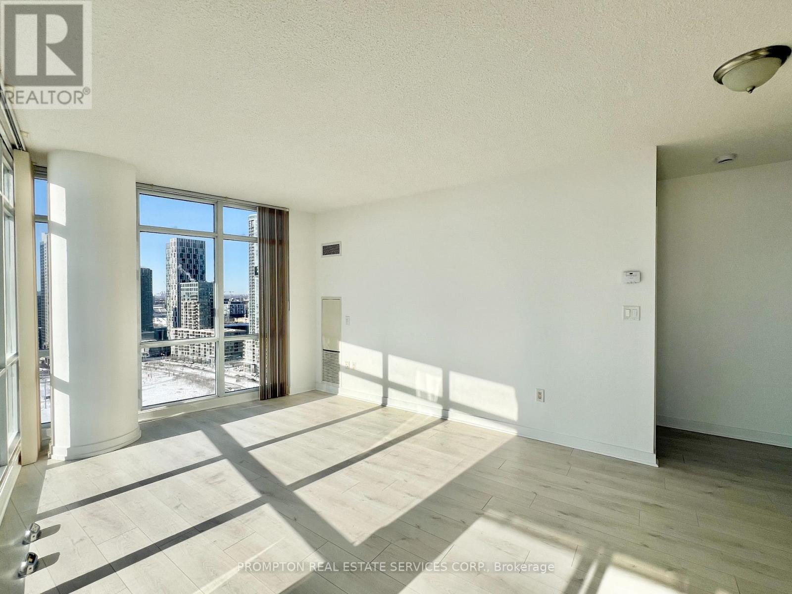 2715 - 11 Brunel Court, Toronto, Ontario  M5V 3Y3 - Photo 6 - C12746814