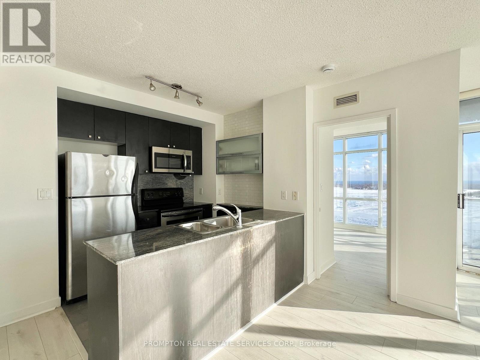 2715 - 11 Brunel Court, Toronto, Ontario  M5V 3Y3 - Photo 7 - C12746814