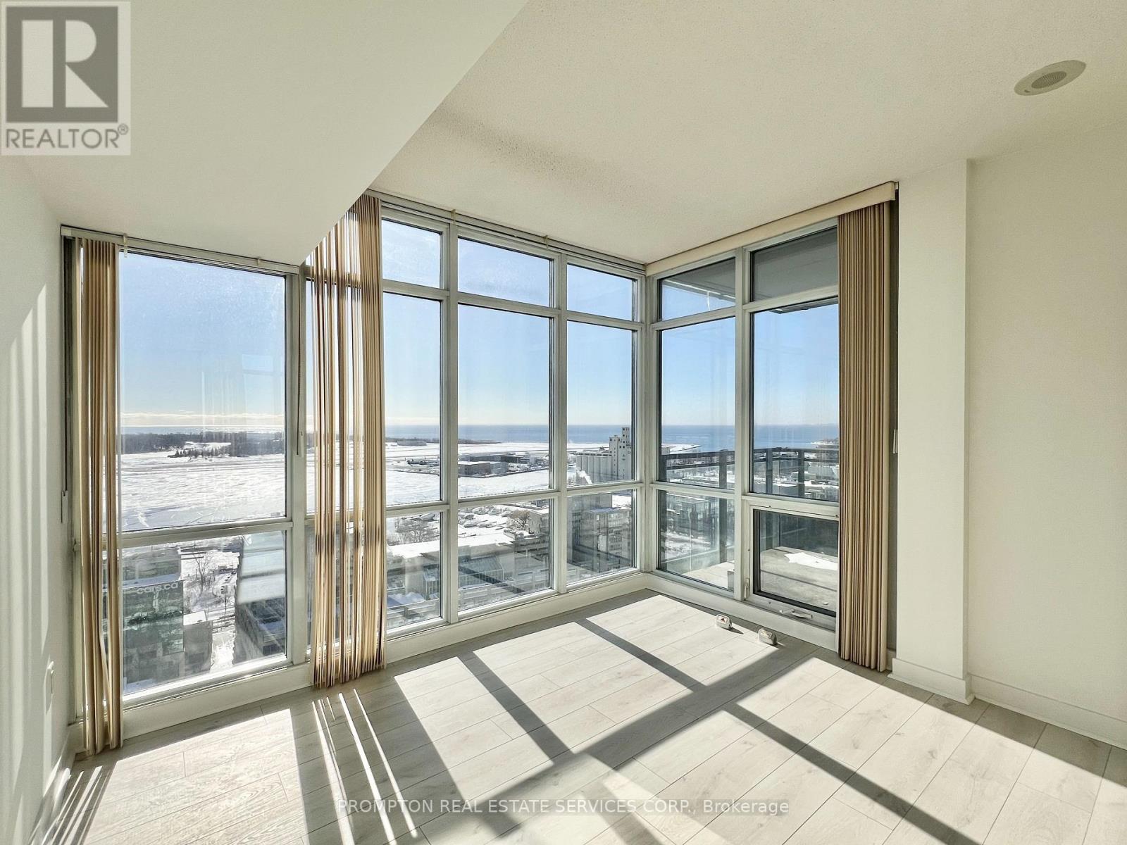 2715 - 11 Brunel Court, Toronto, Ontario  M5V 3Y3 - Photo 9 - C12746814