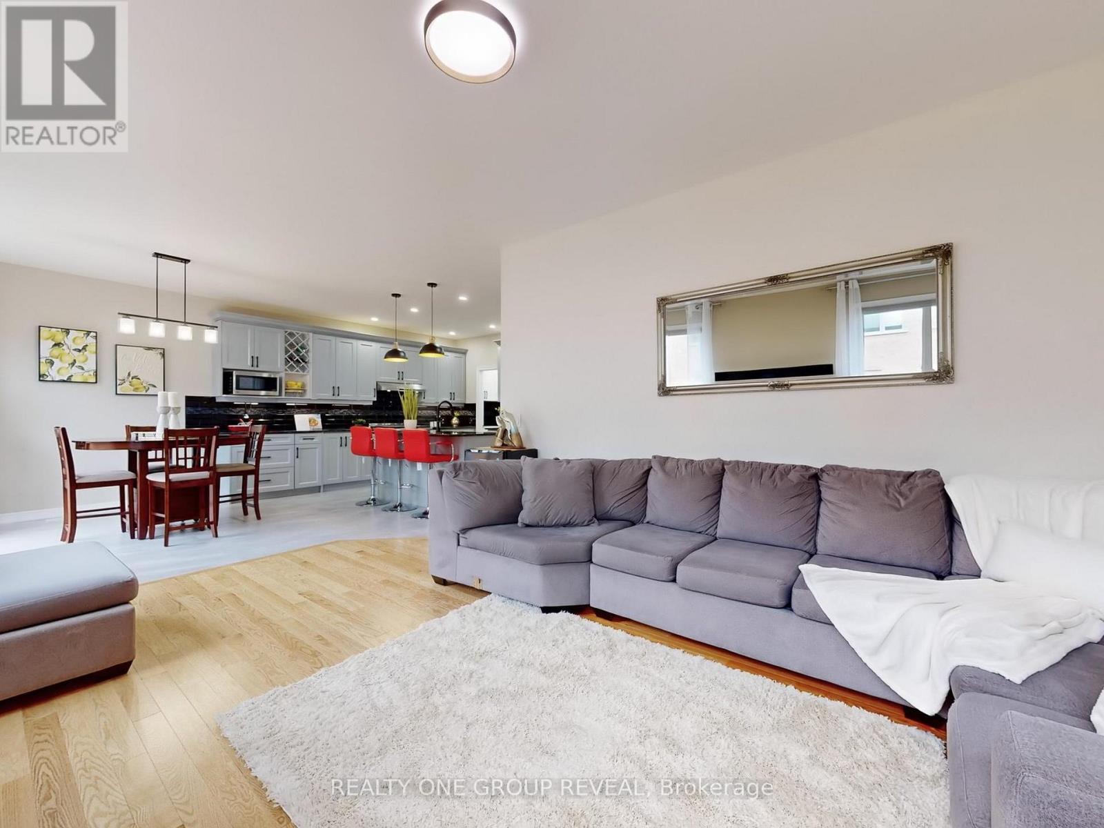 58 Busato Drive, Whitchurch-Stouffville, Ontario  L4A 4V4 - Photo 9 - N12746808