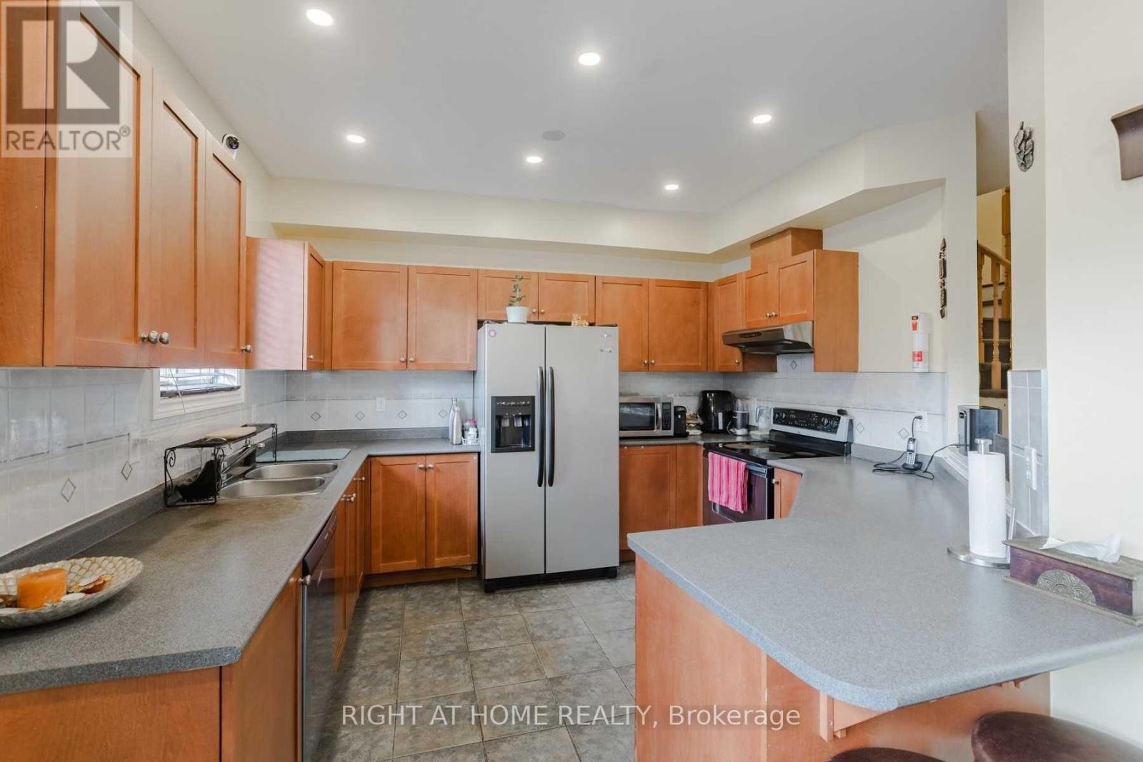 4808 Yorkshire Avenue, Mississauga, Ontario  L4Z 4H3 - Photo 11 - W12746820