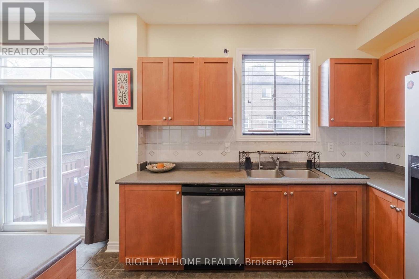 4808 Yorkshire Avenue, Mississauga, Ontario  L4Z 4H3 - Photo 13 - W12746820