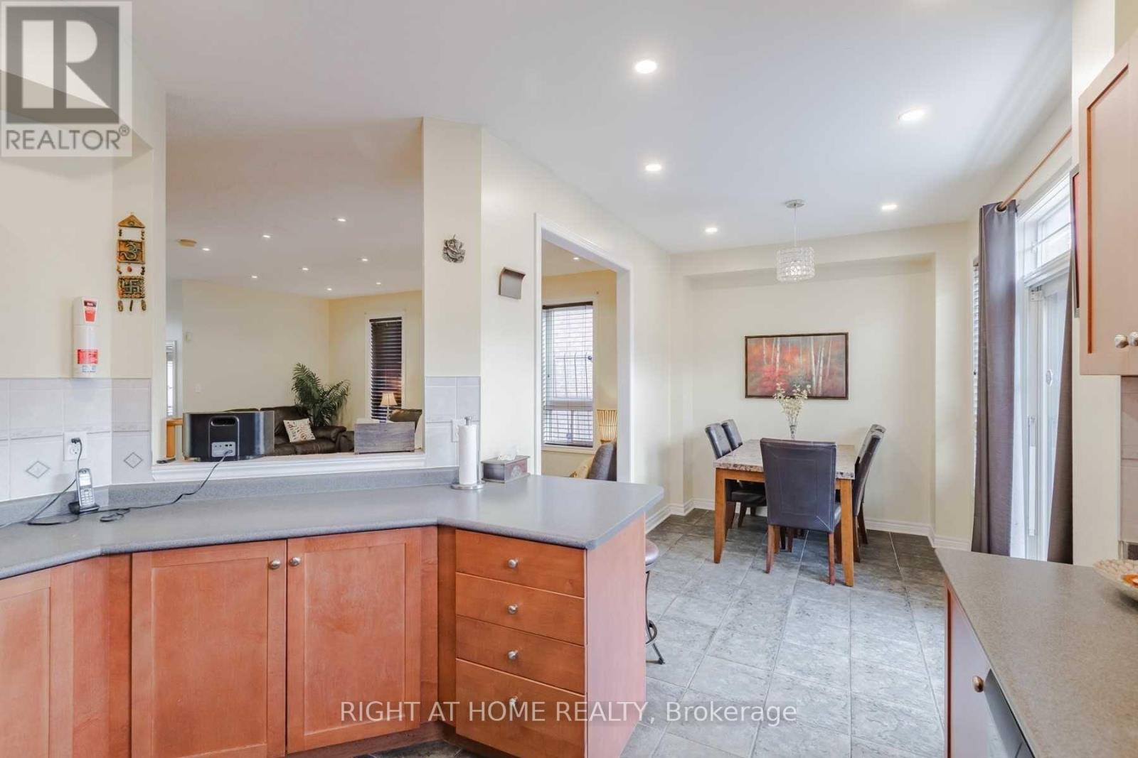 4808 Yorkshire Avenue, Mississauga, Ontario  L4Z 4H3 - Photo 14 - W12746820