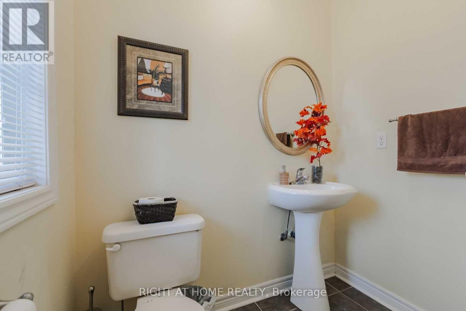 4808 Yorkshire Avenue, Mississauga, Ontario  L4Z 4H3 - Photo 15 - W12746820