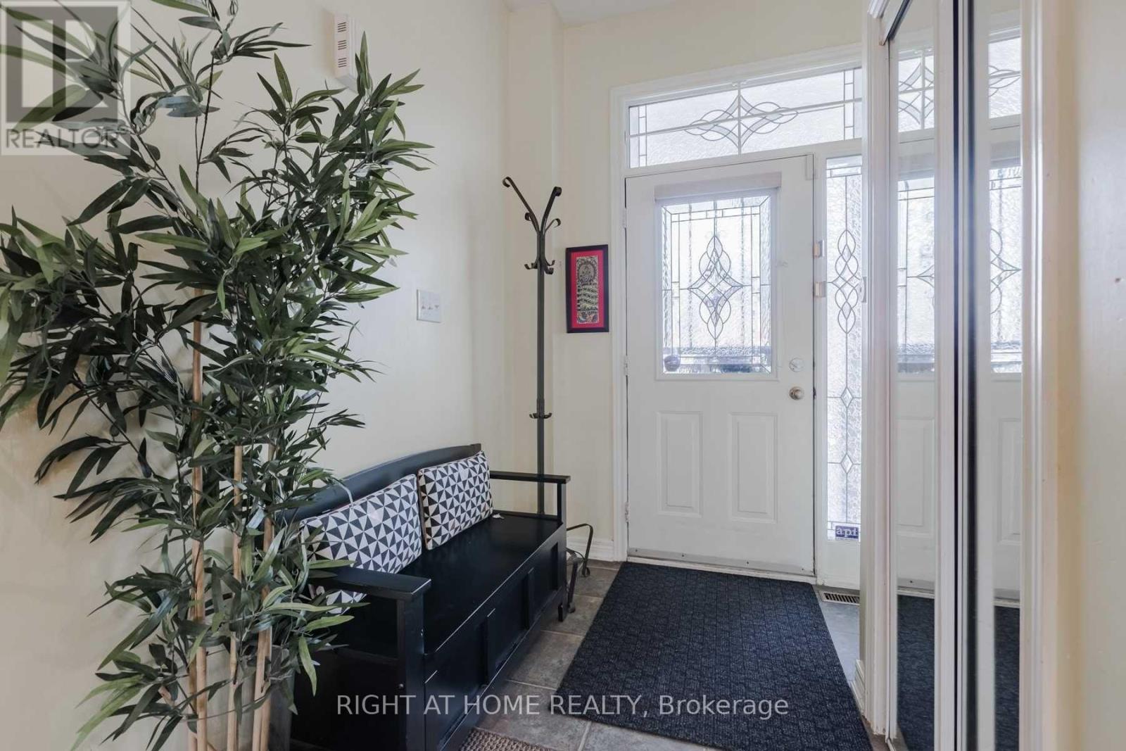 4808 Yorkshire Avenue, Mississauga, Ontario  L4Z 4H3 - Photo 3 - W12746820