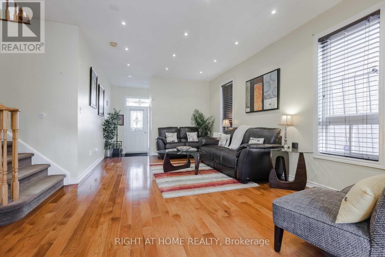 4808 Yorkshire Avenue, Mississauga, Ontario  L4Z 4H3 - Photo 5 - W12746820