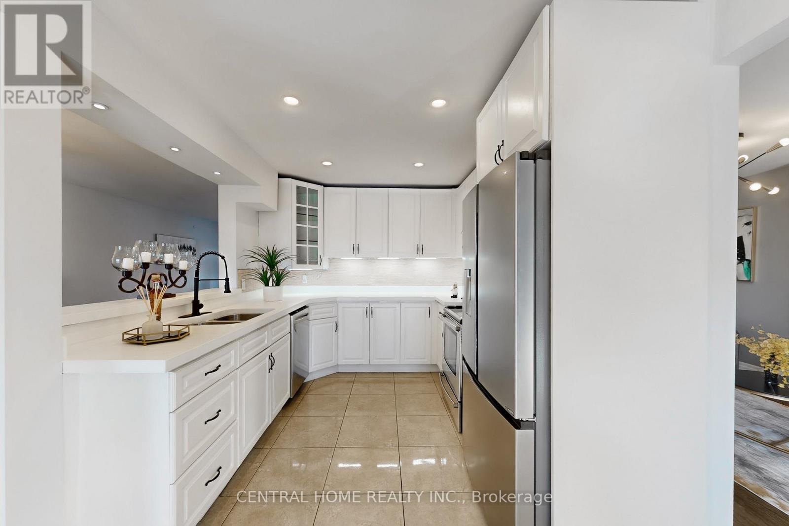 30 Moffat Crescent E, Aurora, Ontario  L4G 4Z8 - Photo 20 - N12659972