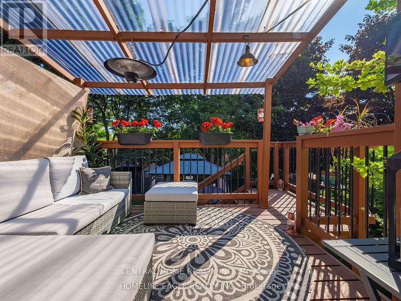 30 Moffat Crescent E, Aurora, Ontario  L4G 4Z8 - Photo 5 - N12659972