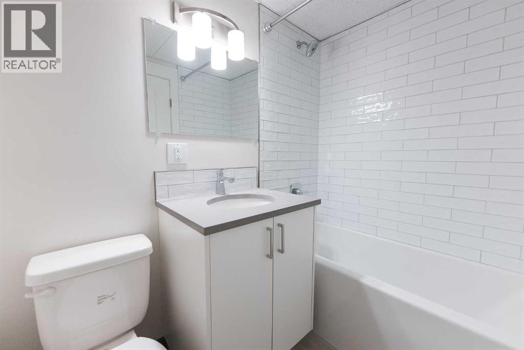 1-19 (No 3 Or 13), 4940 49 Street, Rocky Mountain House, Alberta  T4T 1B6 - Photo 14 - A2234841