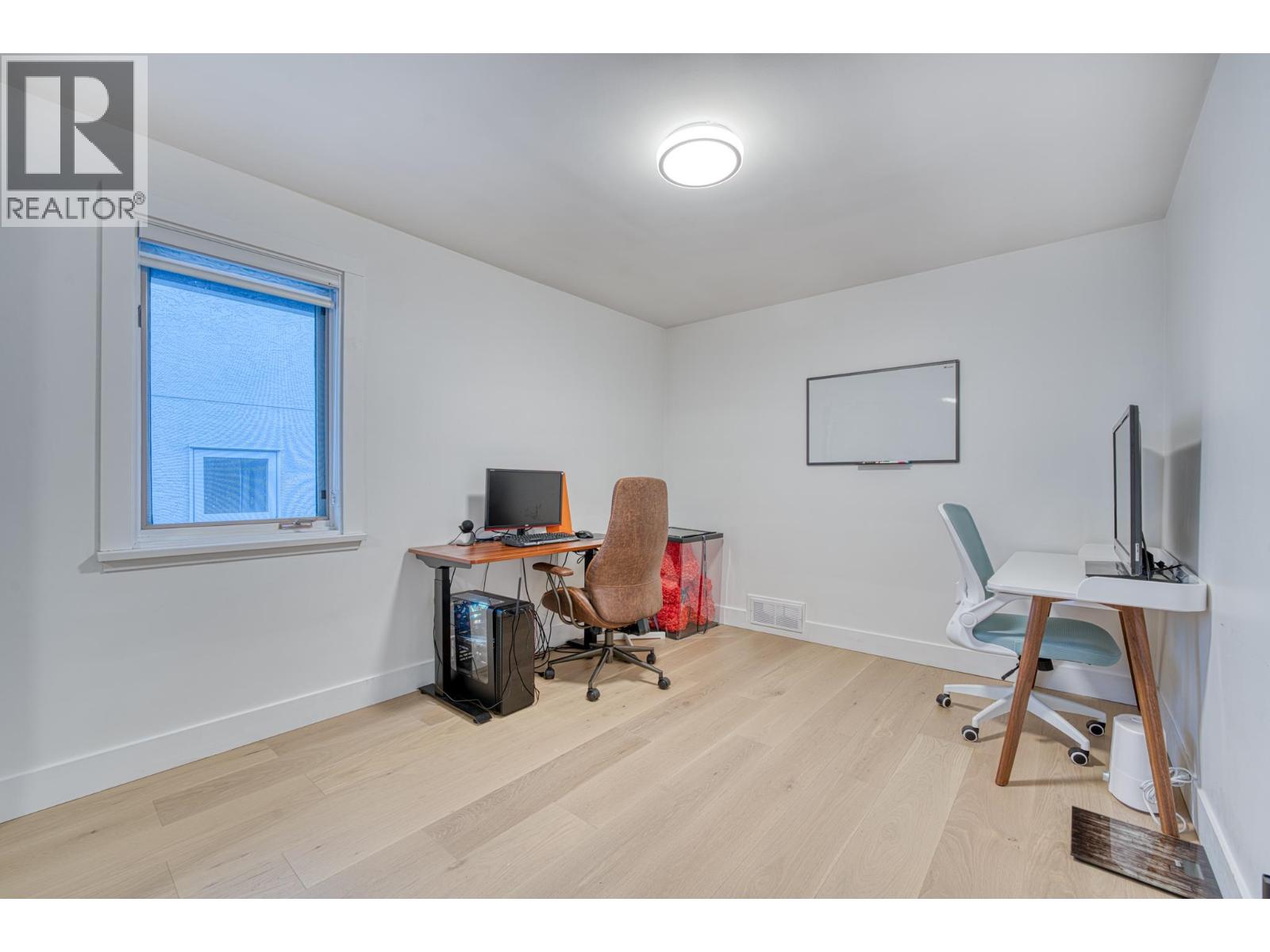 Listing Picture 20 of 32 : 4377 W 12TH AVENUE, Vancouver / 溫哥華 - 魯藝地產 Yvonne Lu Group - MLS Medallion Club Member