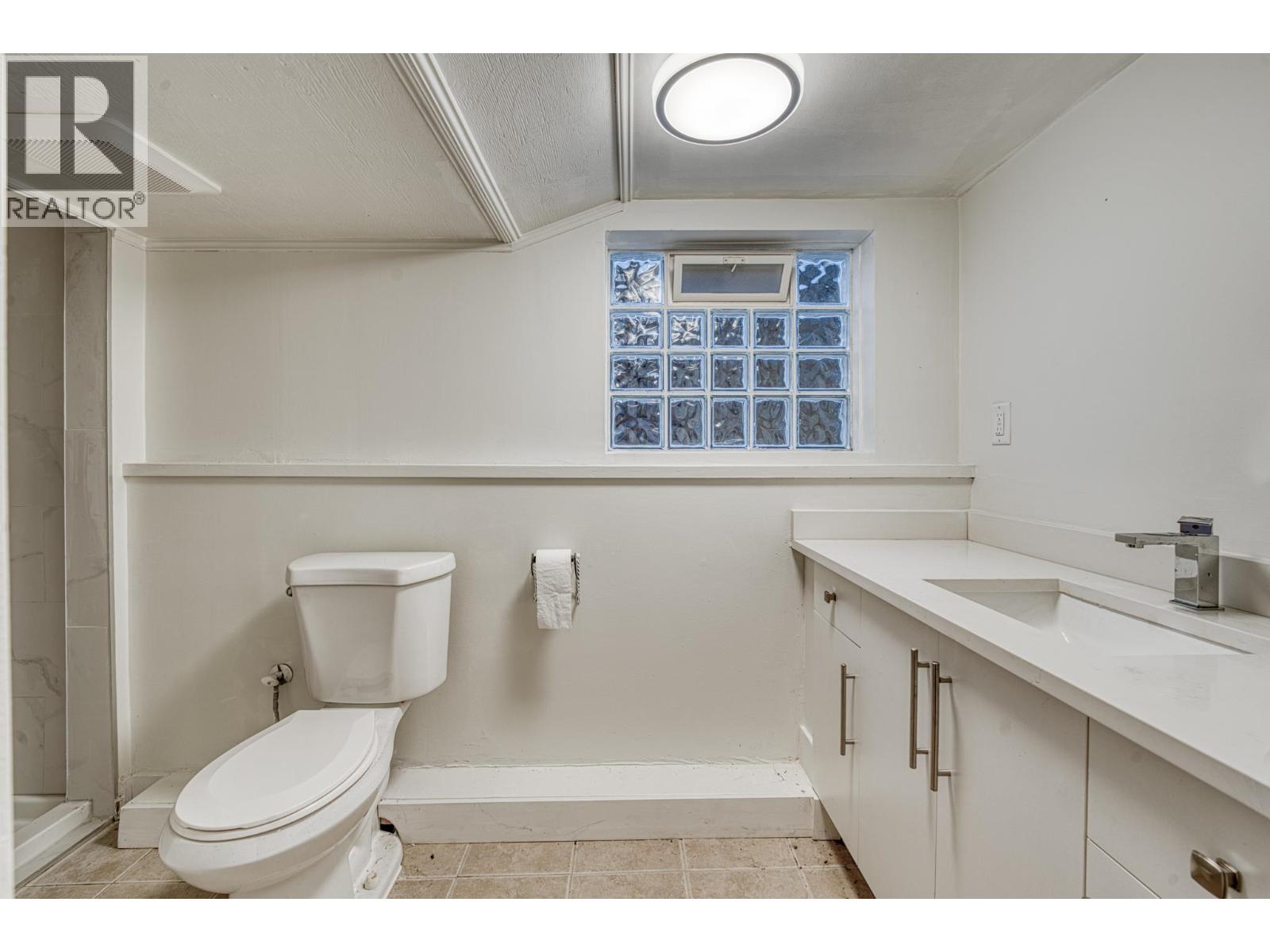 Listing Picture 29 of 32 : 4377 W 12TH AVENUE, Vancouver / 溫哥華 - 魯藝地產 Yvonne Lu Group - MLS Medallion Club Member