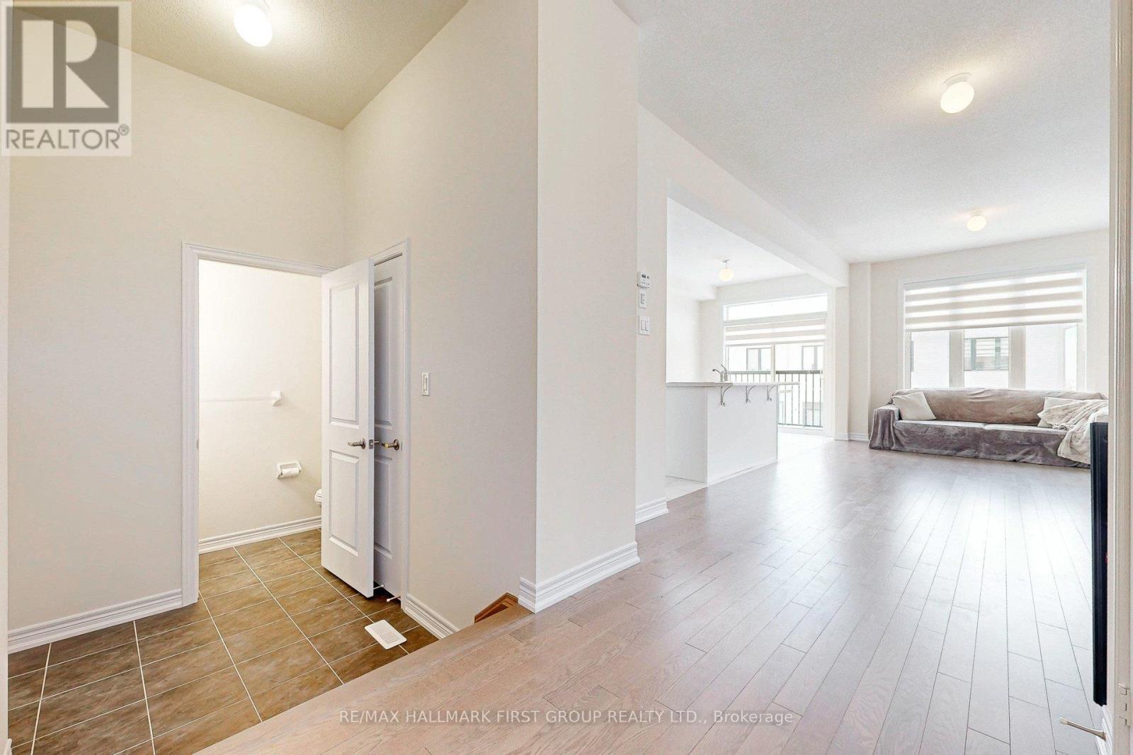 2011 Horace Duncan Crescent, Oshawa, Ontario  L1L 0W4 - Photo 6 - E12746846