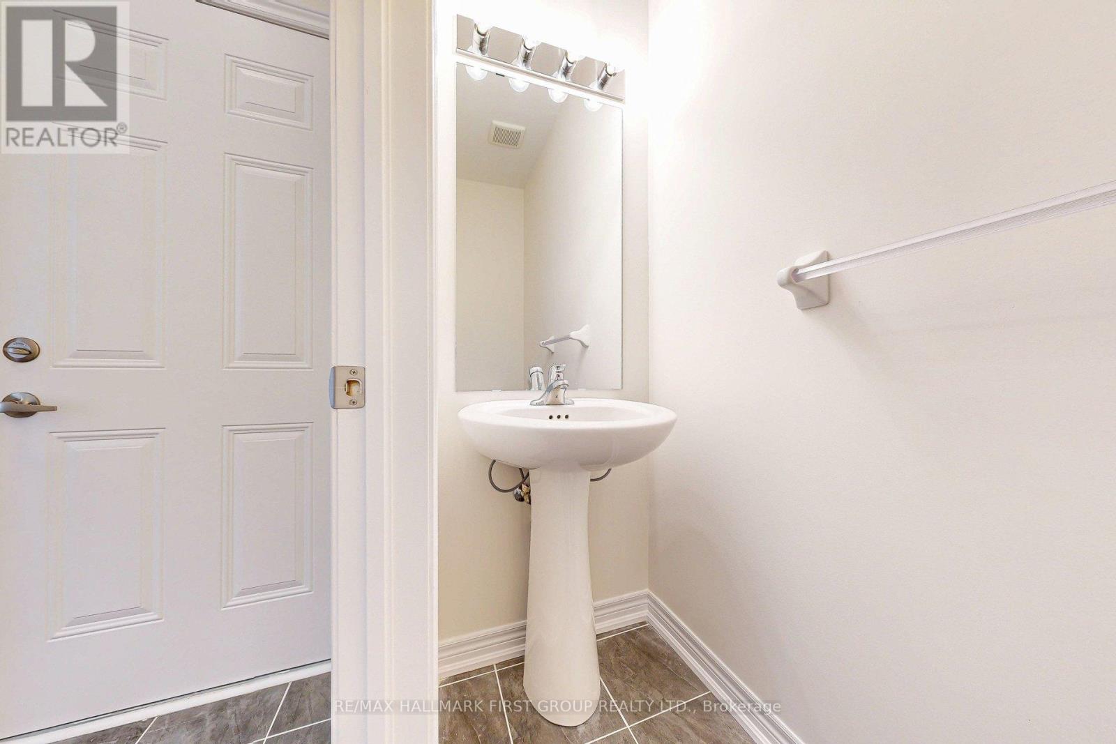 2011 Horace Duncan Crescent, Oshawa, Ontario  L1L 0W4 - Photo 7 - E12746846