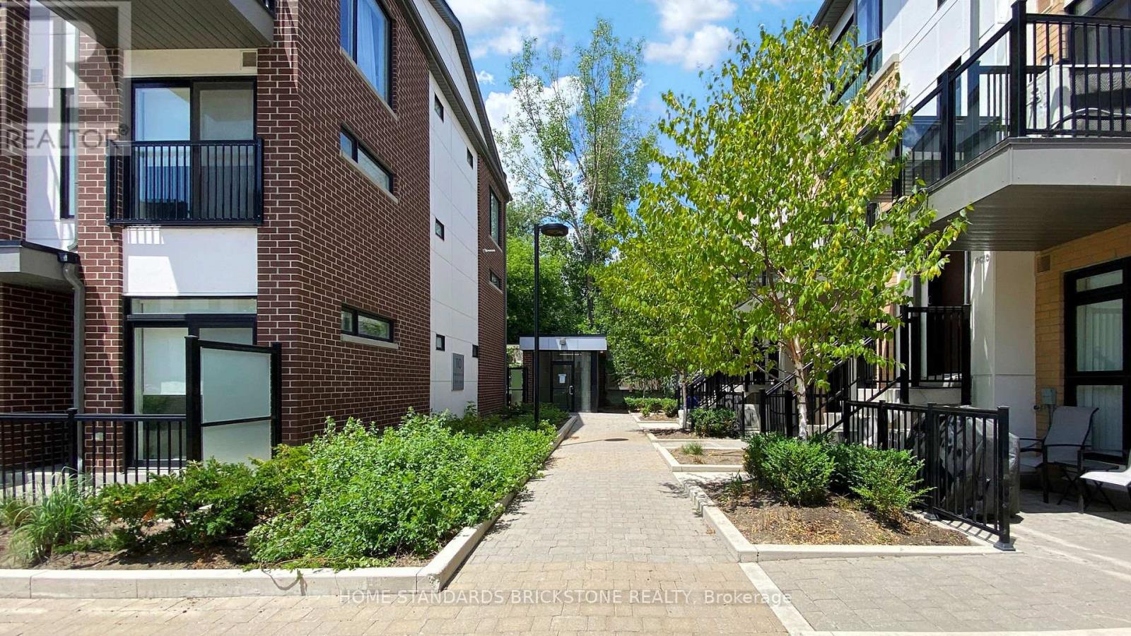 H212 - 90 Canon Jackson Drive, Toronto, Ontario  M6M 0C1 - Photo 3 - W12746840