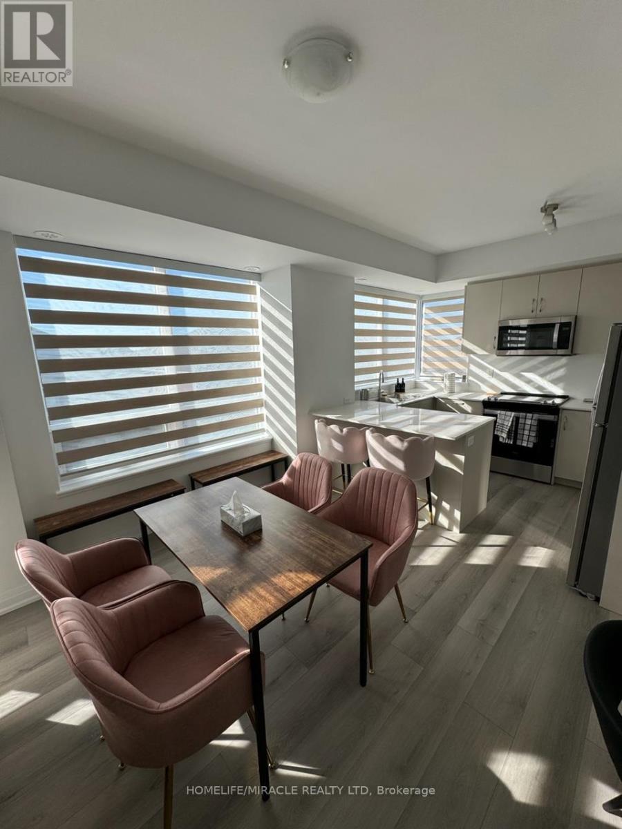 375 - 65 Attmar Drive, Brampton, Ontario  L6P 0Y6 - Photo 4 - W12746842