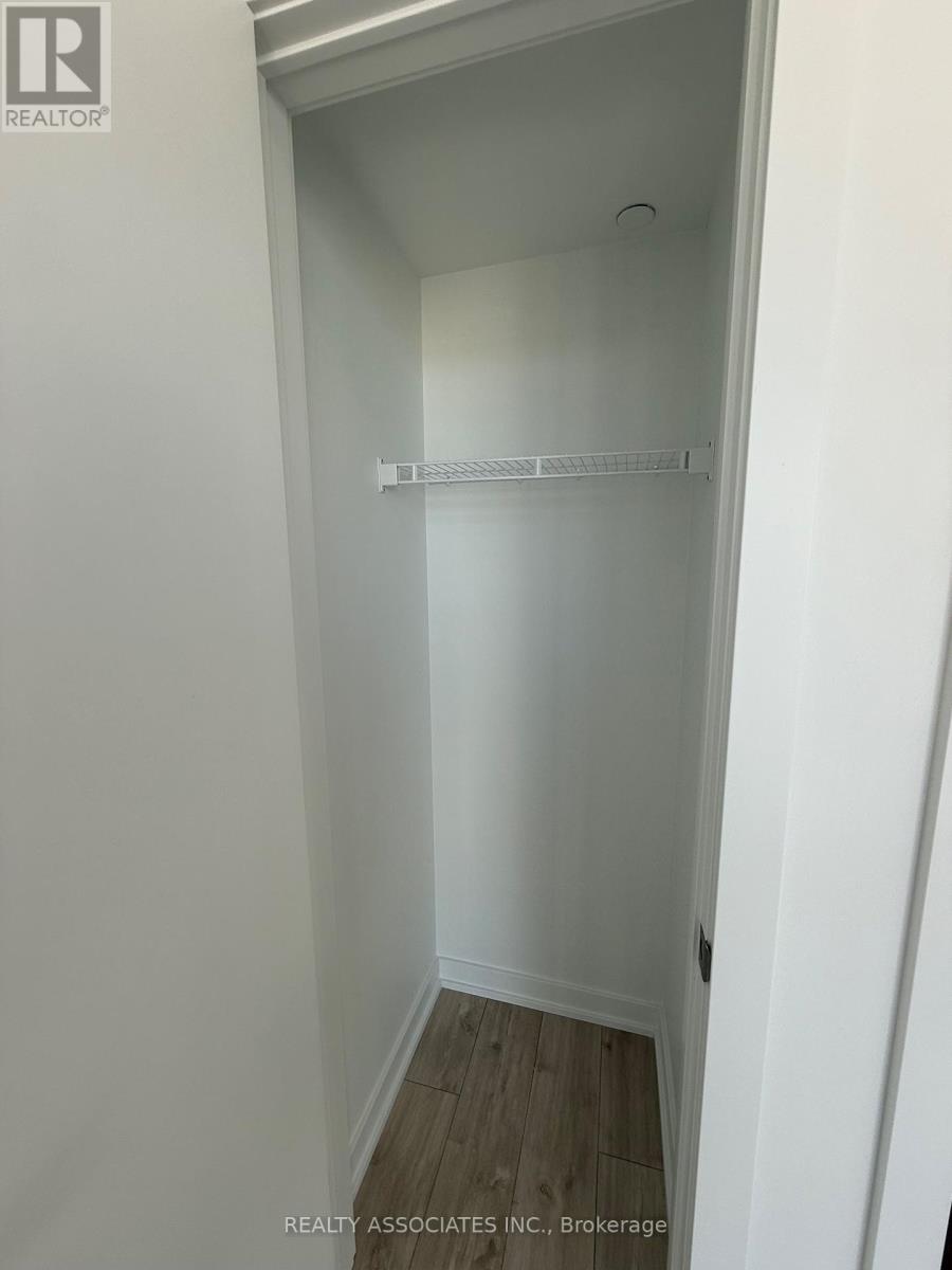 810 - 750 Whitlock Avenue, Milton, Ontario  L9E 2B5 - Photo 11 - W12746850